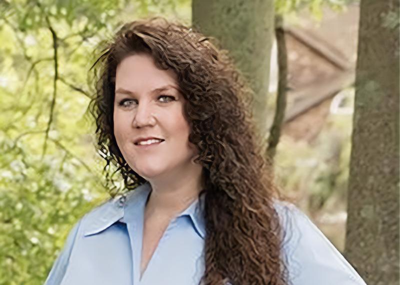 Donna Frate headshot